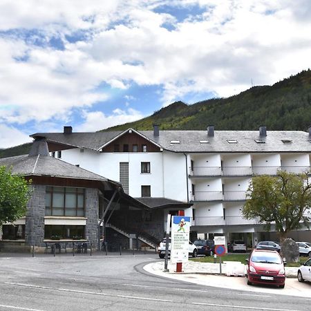 Hotel Y Apartamentos Snoe Исаба Экстерьер фото