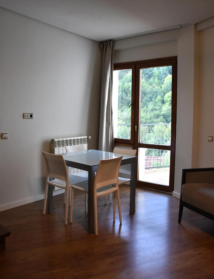 Hotel Y Apartamentos Snoe Исаба Экстерьер фото