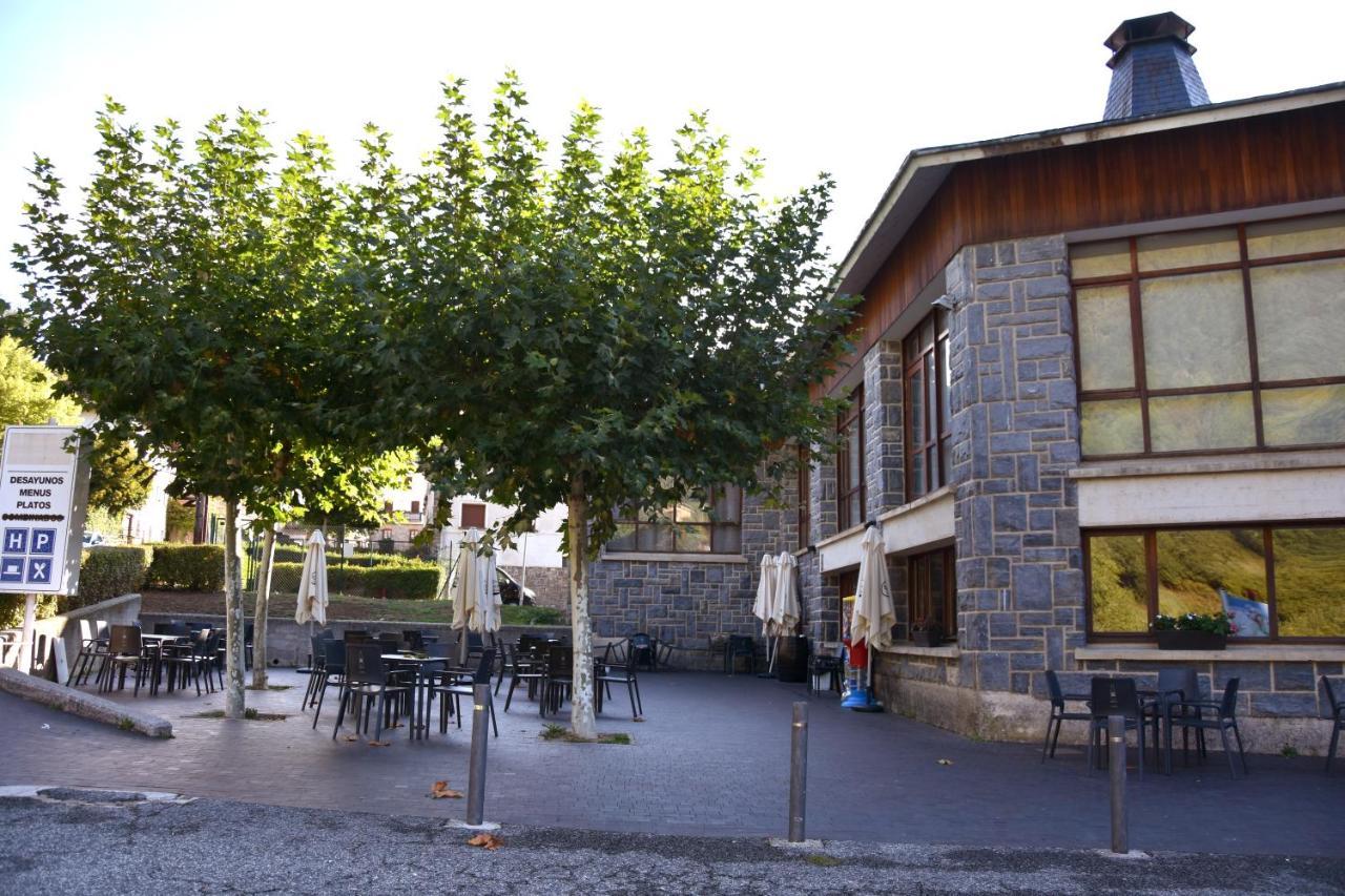 Hotel Y Apartamentos Snoe Исаба Экстерьер фото