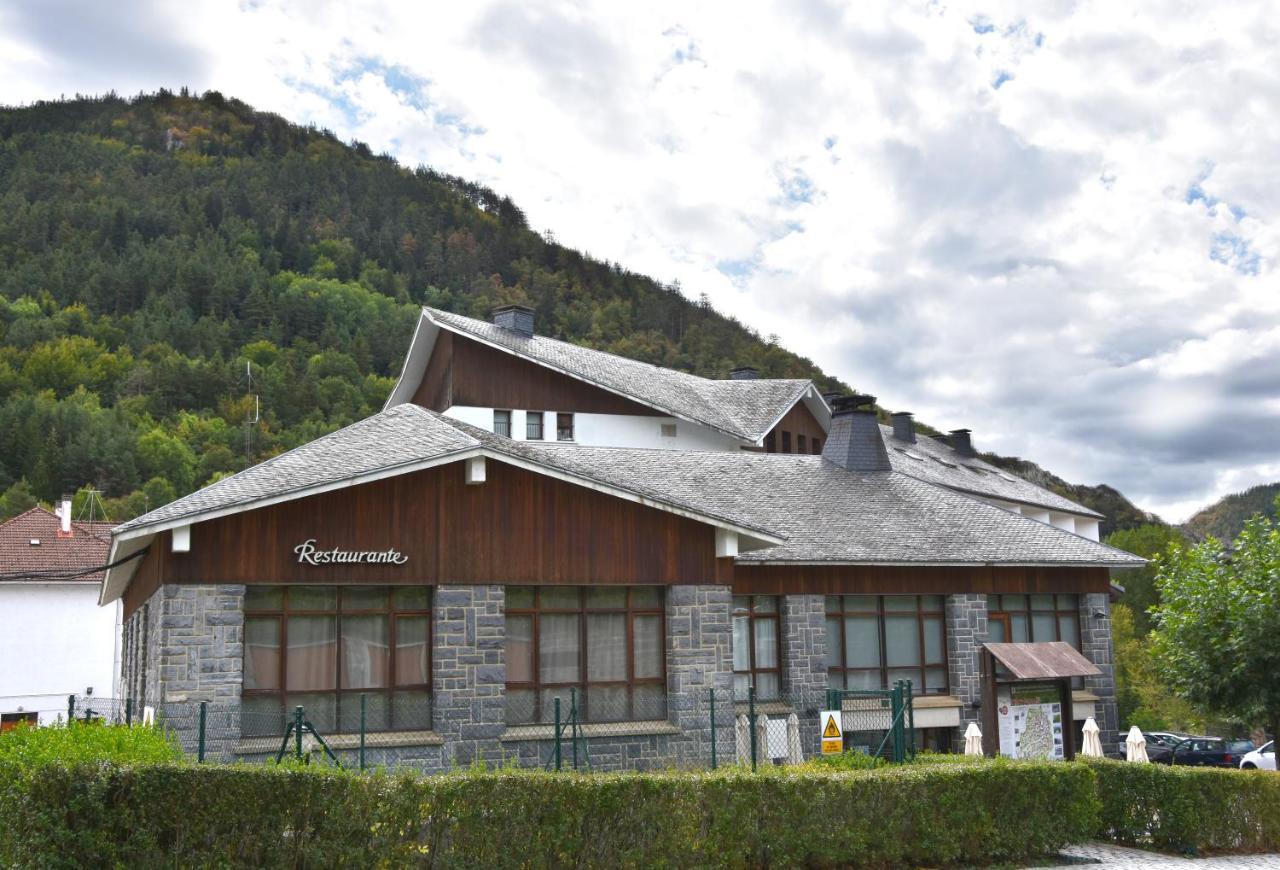 Hotel Y Apartamentos Snoe Исаба Экстерьер фото