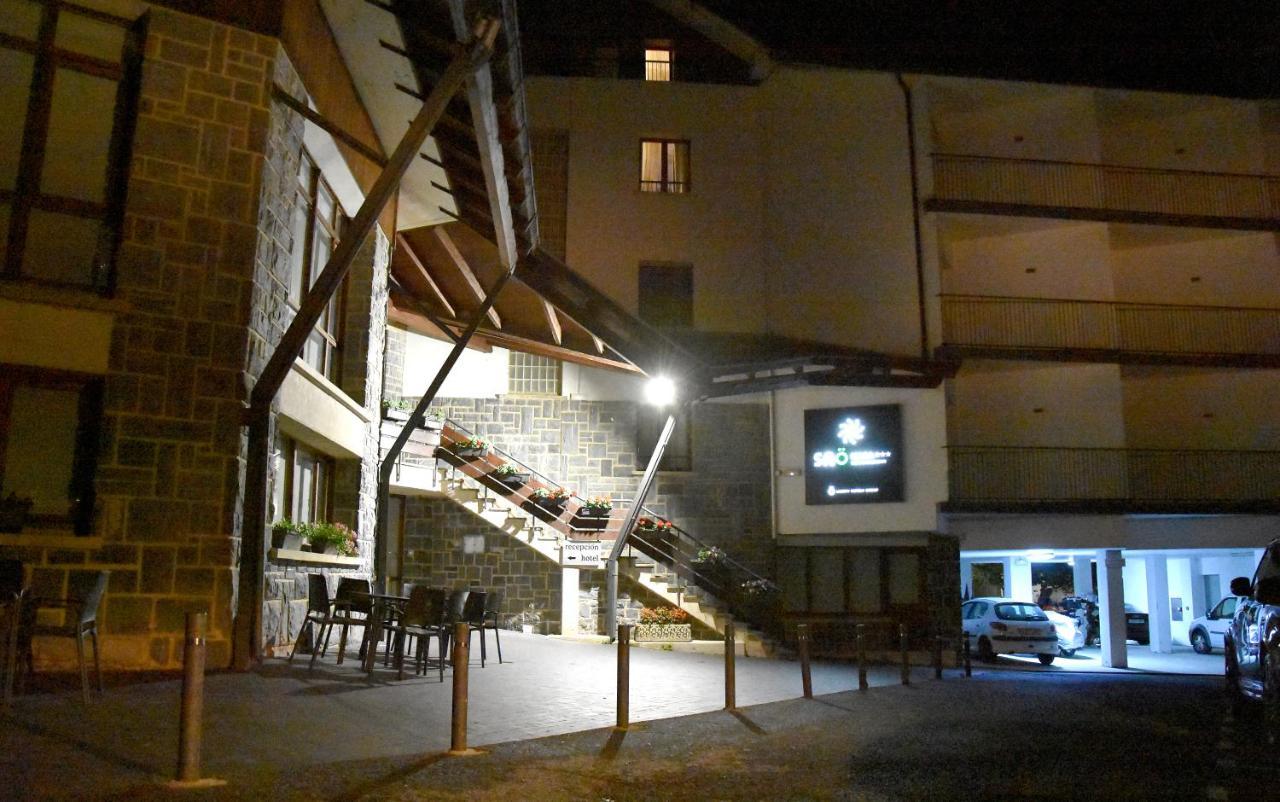 Hotel Y Apartamentos Snoe Исаба Экстерьер фото