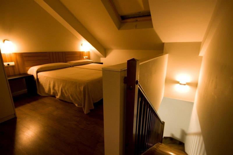 Hotel Y Apartamentos Snoe Исаба Экстерьер фото
