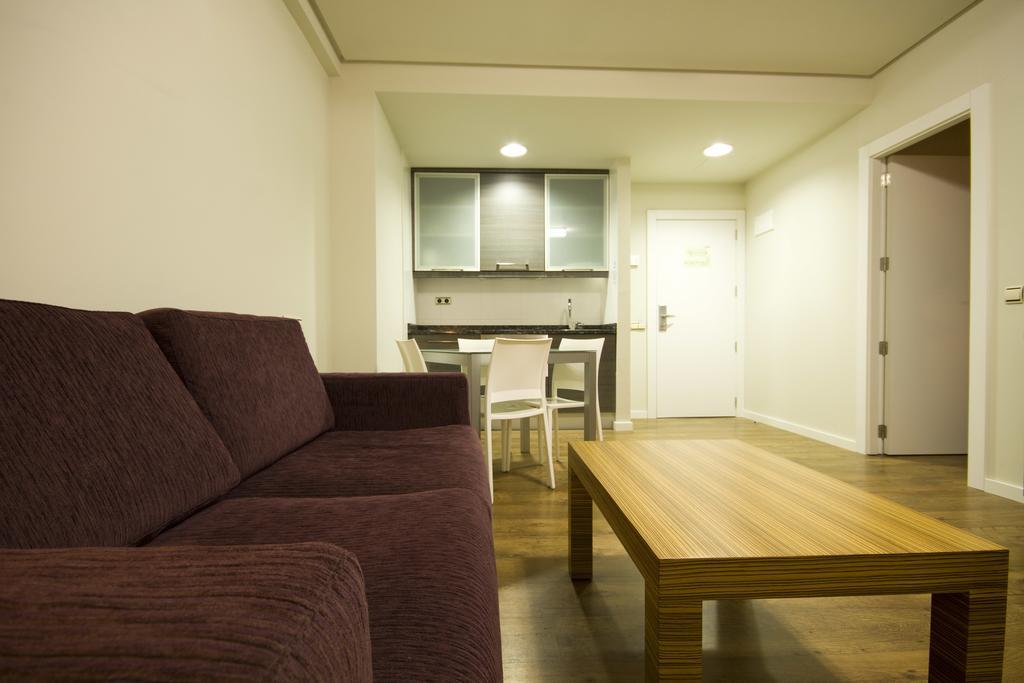 Hotel Y Apartamentos Snoe Исаба Экстерьер фото