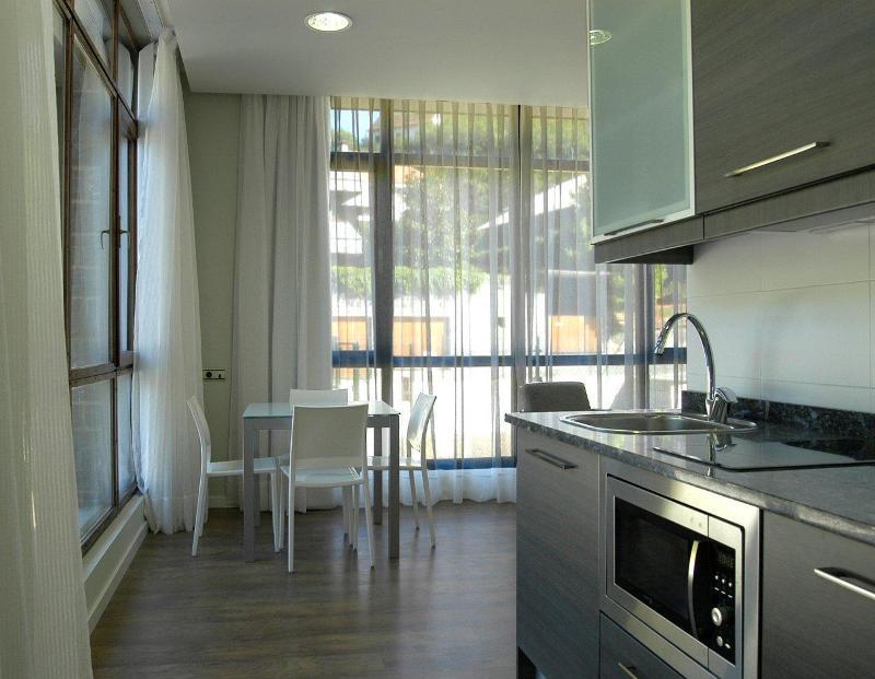Hotel Y Apartamentos Snoe Исаба Экстерьер фото