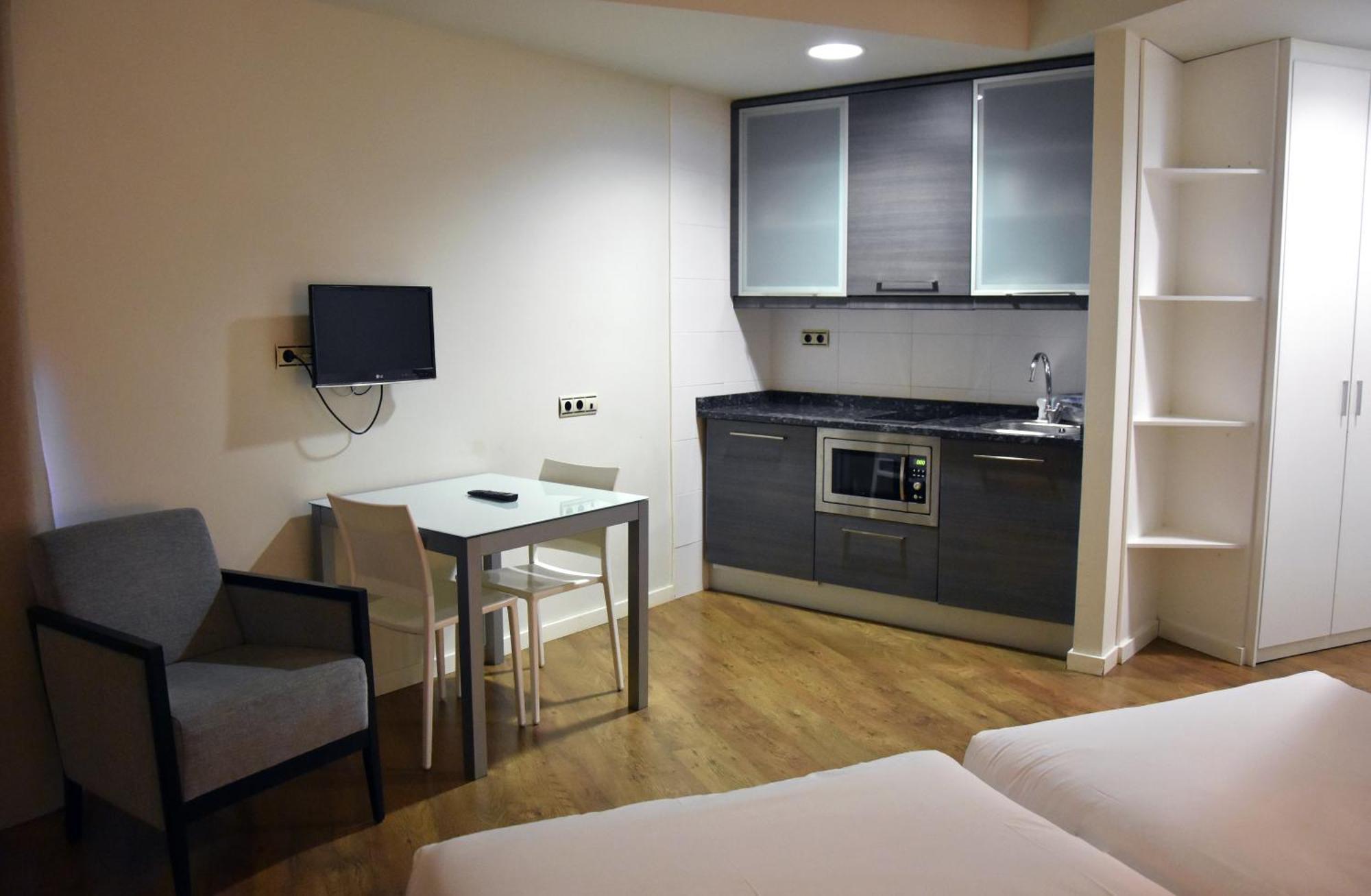 Hotel Y Apartamentos Snoe Исаба Экстерьер фото
