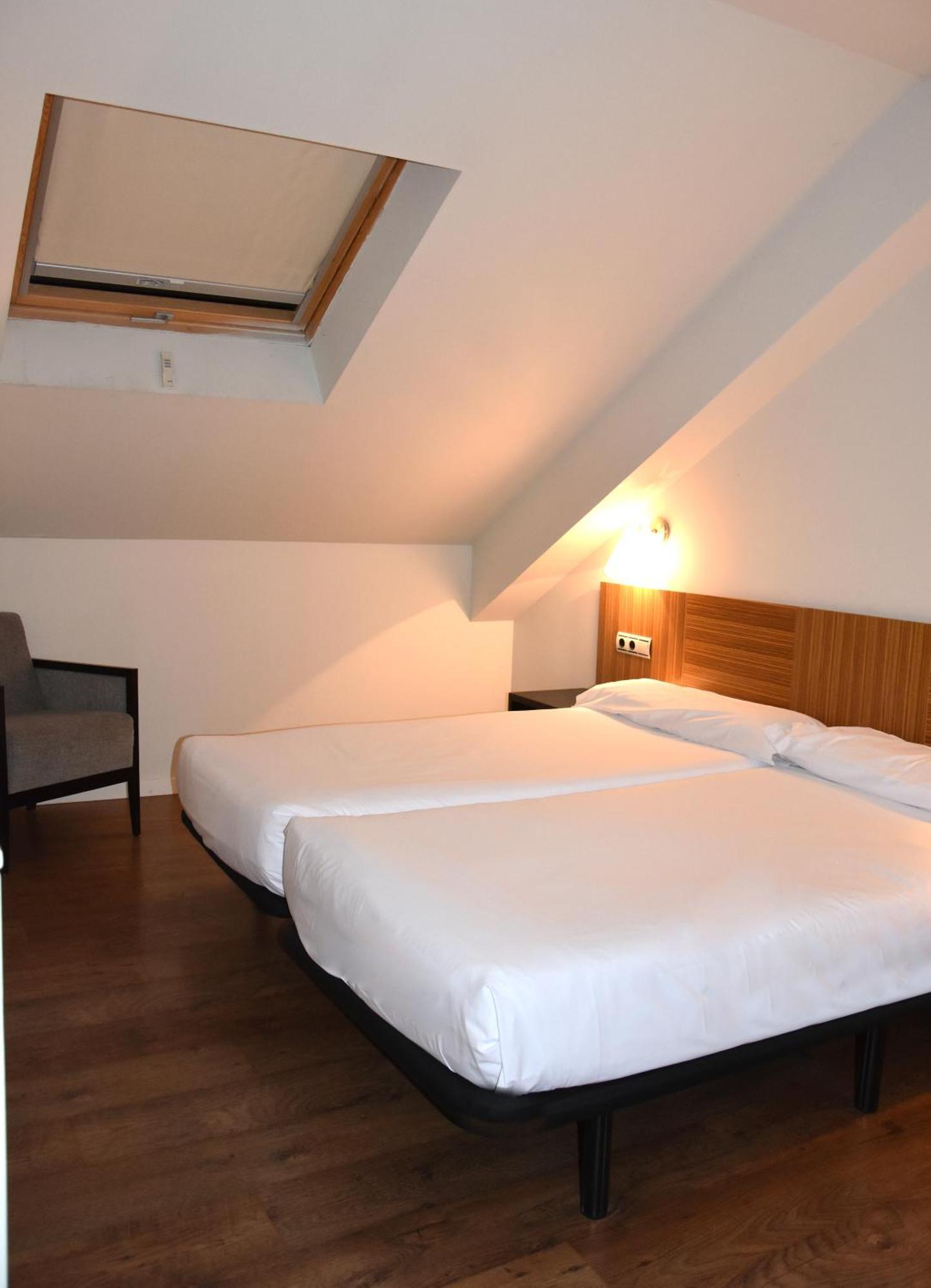 Hotel Y Apartamentos Snoe Исаба Экстерьер фото