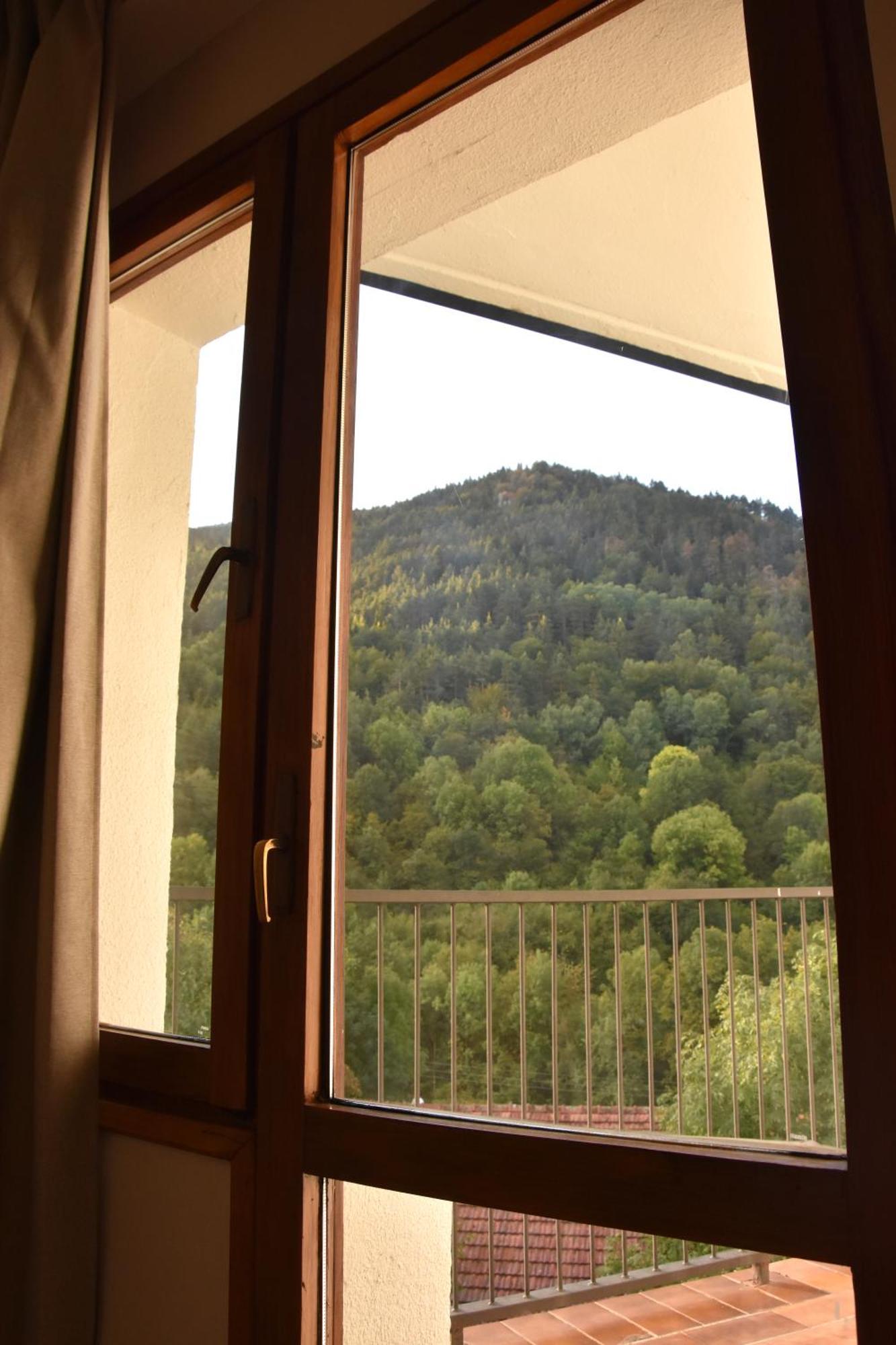 Hotel Y Apartamentos Snoe Исаба Экстерьер фото