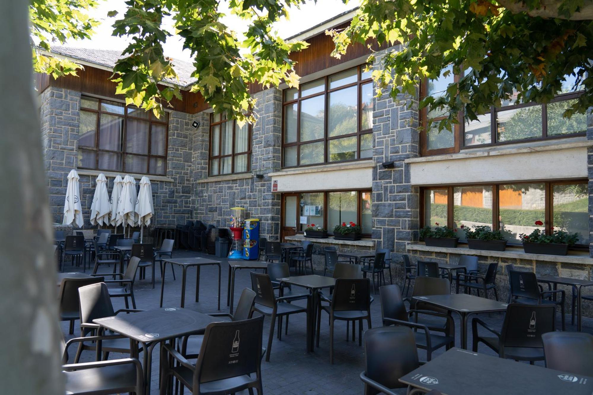 Hotel Y Apartamentos Snoe Исаба Экстерьер фото