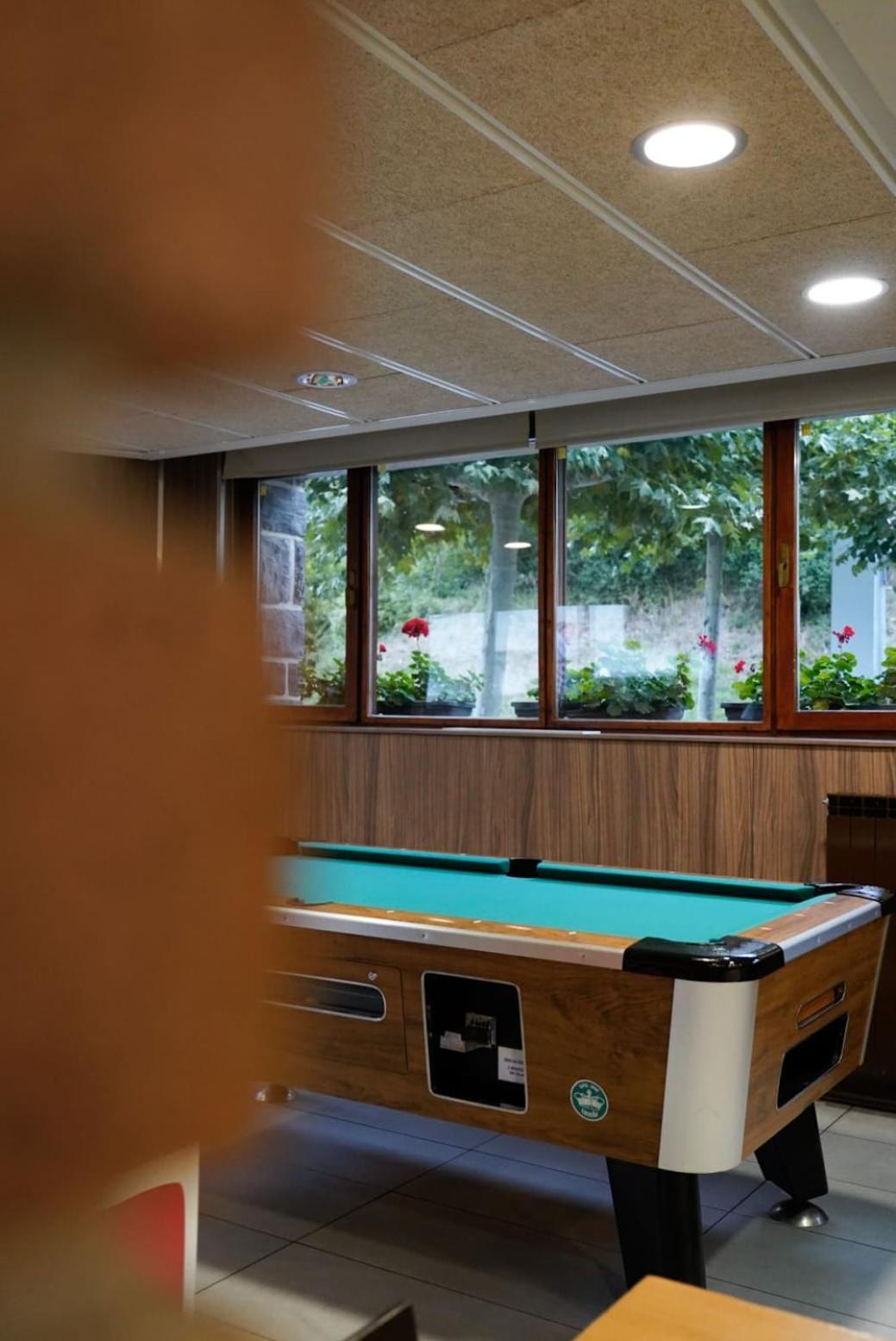 Hotel Y Apartamentos Snoe Исаба Экстерьер фото