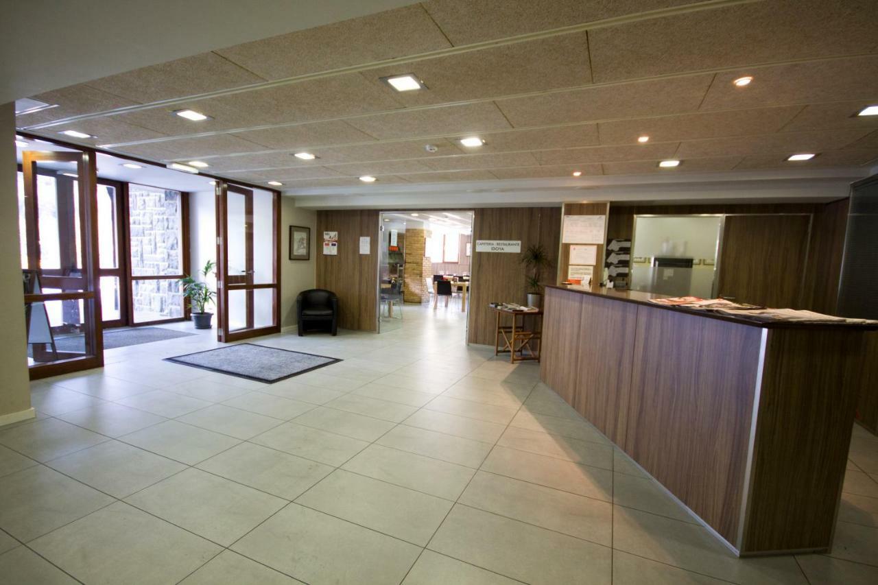 Hotel Y Apartamentos Snoe Исаба Экстерьер фото